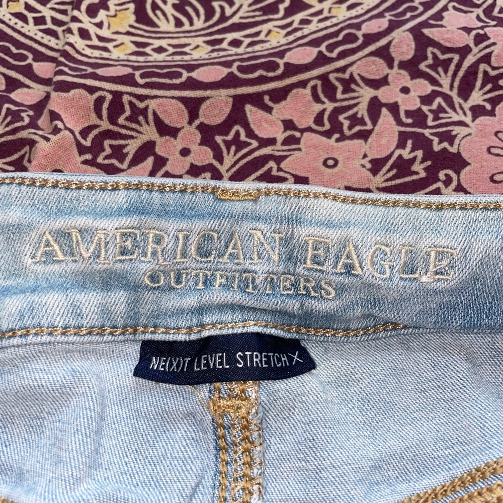 American Eagle light wash shorts - Picture 3 of 6
